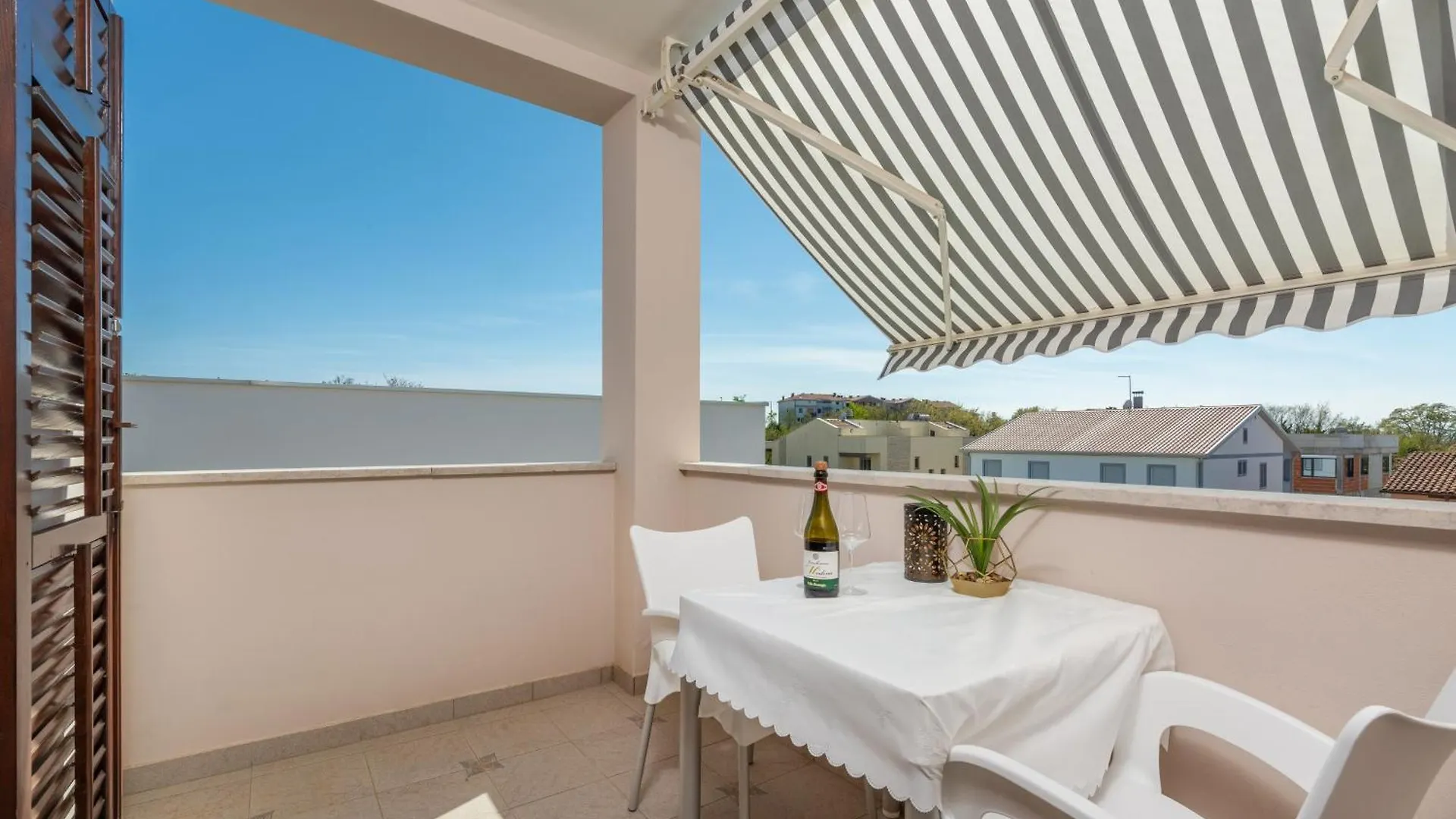 Apartments Viktor 0*, Porec Croatia